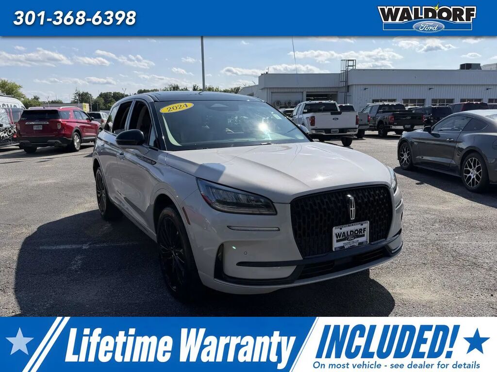 2024 Lincoln Corsair Premiere — photo 1 of 13