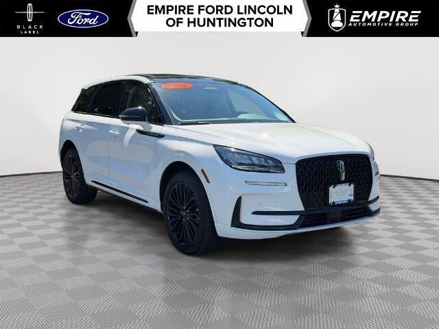 2023 Lincoln Corsair Standard — photo 1 of 13
