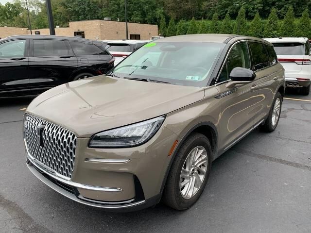 2025 Lincoln Corsair Premiere — photo 1 of 17