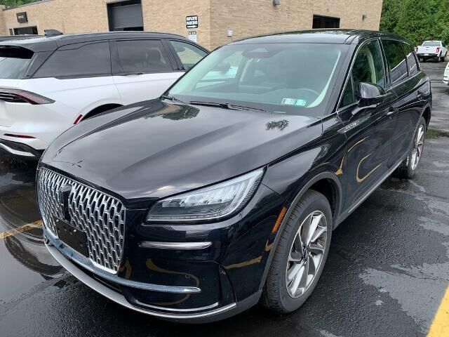 2024 Lincoln Corsair Premiere — photo 1 of 3