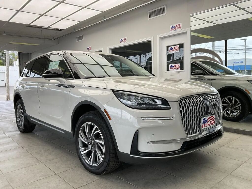 2024 Lincoln Corsair Premiere — photo 1 of 1