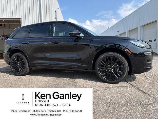 2023 Lincoln Corsair Standard — photo 1 of 13