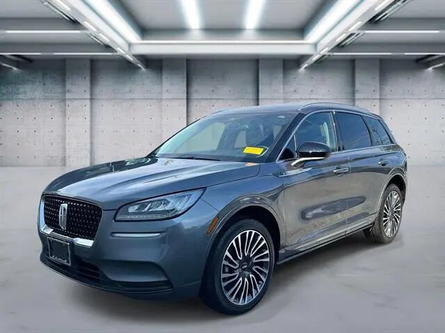 2022 Lincoln Corsair Standard — photo 1 of 12
