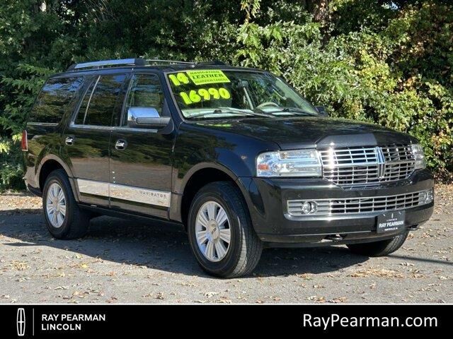 2014 Lincoln Navigator Base