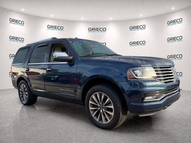 2017 Lincoln Navigator Select — photo 1 of 13