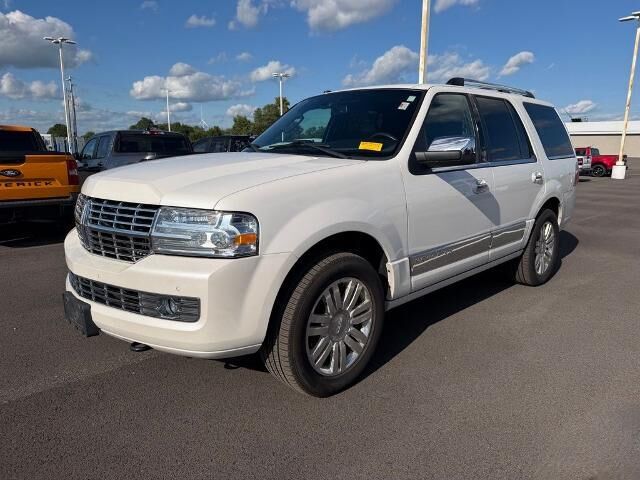 2014 Lincoln Navigator Base — photo 1 of 13