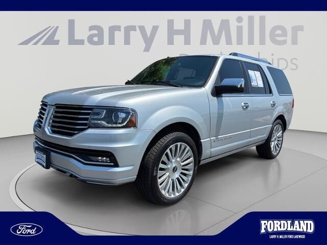 2017 Lincoln Navigator Select — photo 1 of 1
