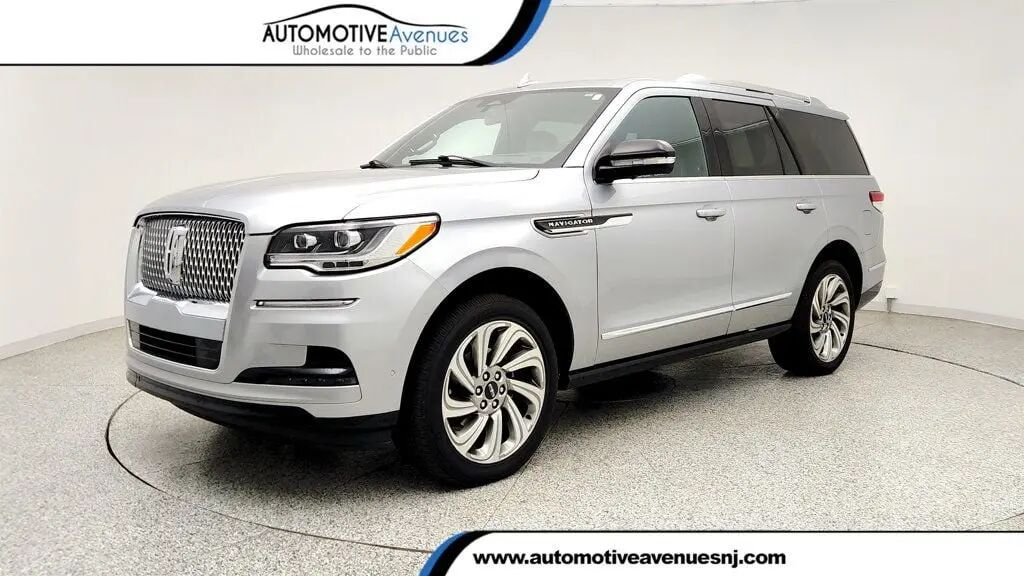 2022 Lincoln Navigator Reserve — photo 1 of 13