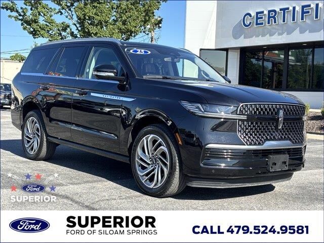 2025 Lincoln Navigator Reserve — photo 1 of 13