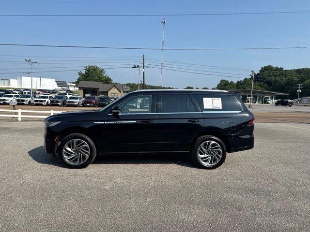 2025 Lincoln Navigator Reserve — photo 1 of 13