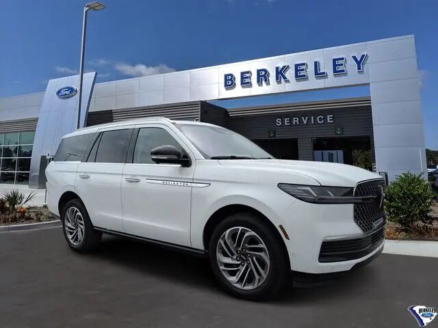 2025 Lincoln Navigator Reserve — photo 1 of 13
