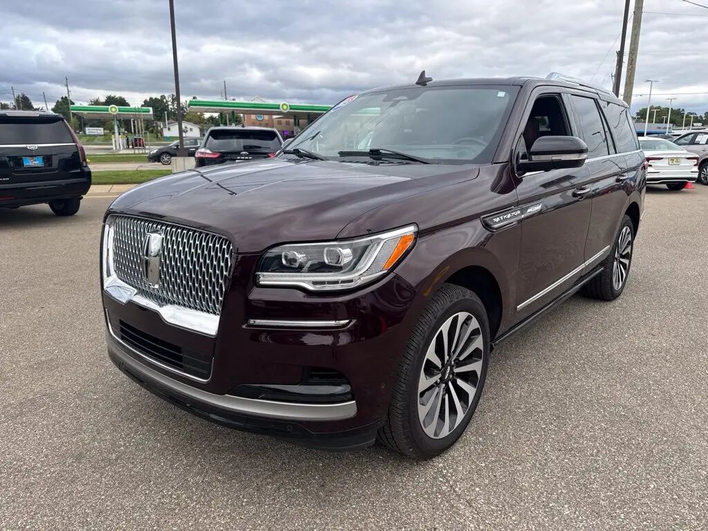 2023 Lincoln Navigator Reserve — photo 1 of 13