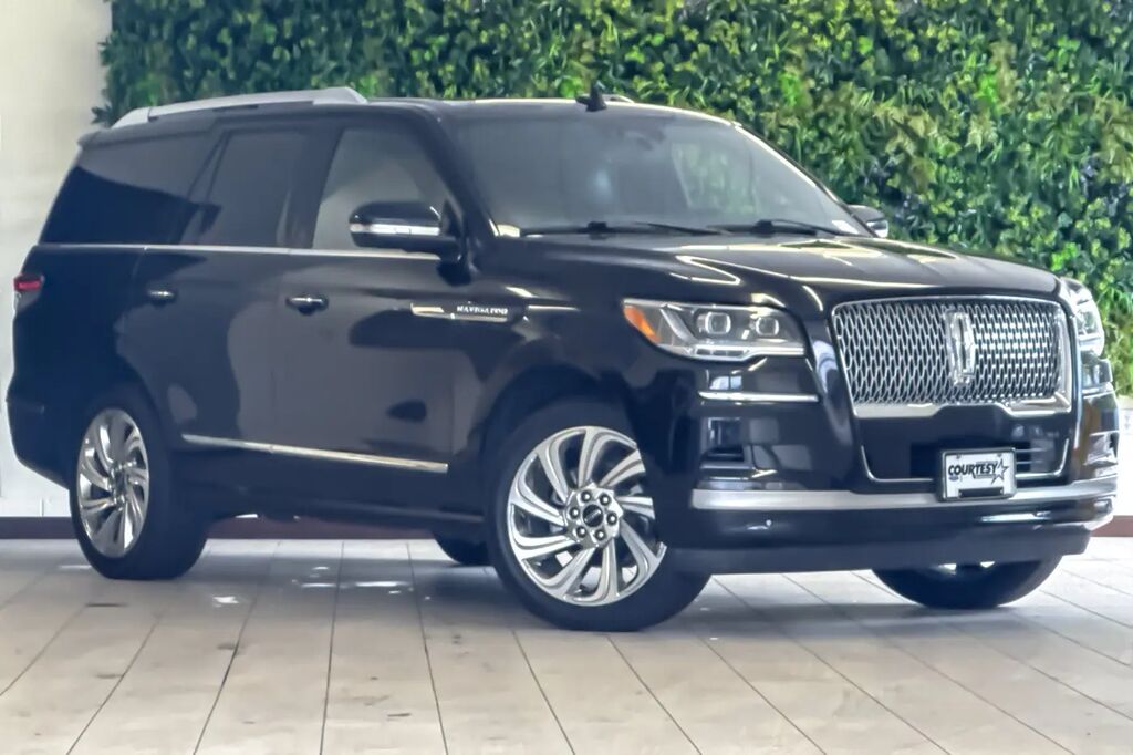2024 Lincoln Navigator Reserve — photo 1 of 13