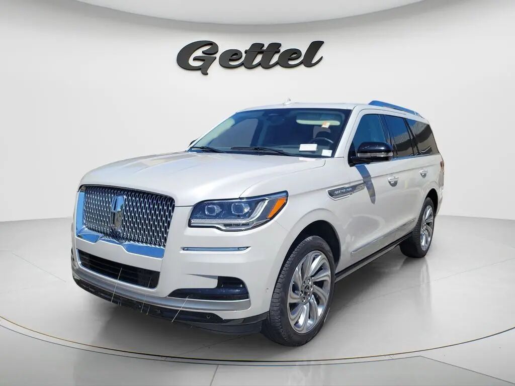 2024 Lincoln Navigator Reserve — photo 1 of 6