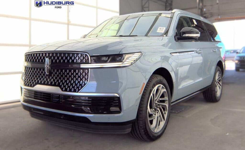 2025 Lincoln Navigator Reserve — photo 1 of 1