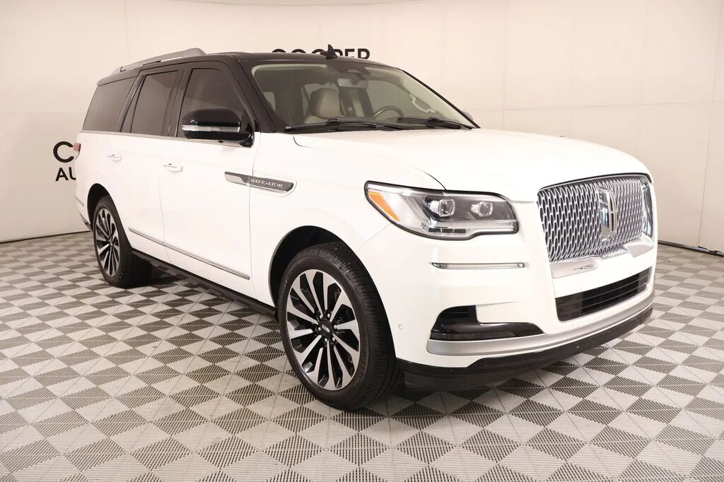 2023 Lincoln Navigator Reserve — photo 1 of 13