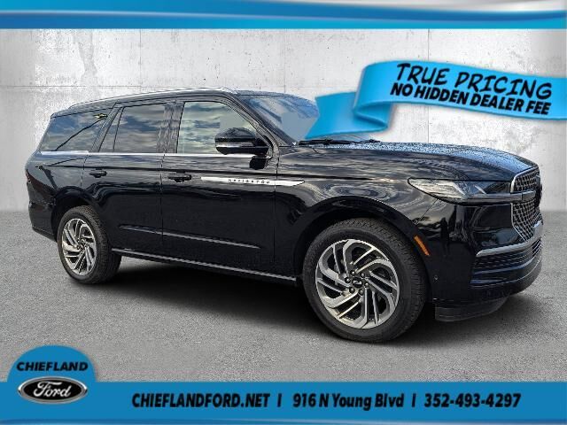 2025 Lincoln Navigator Reserve — photo 1 of 13