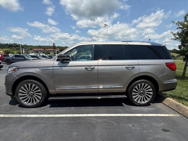 2019 Lincoln Navigator Reserve — photo 1 of 13