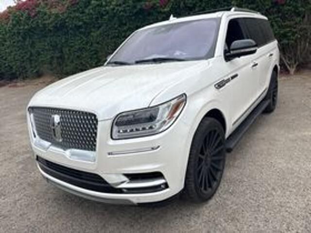 2019 Lincoln Navigator Reserve — photo 1 of 13