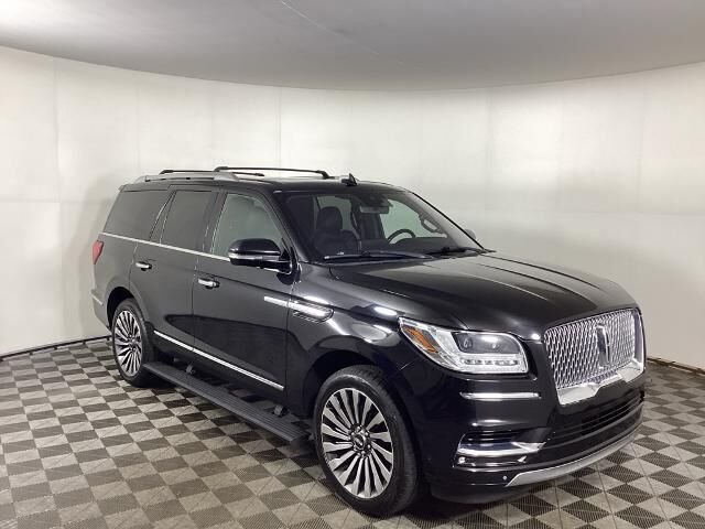 2019 Lincoln Navigator Reserve — photo 1 of 13