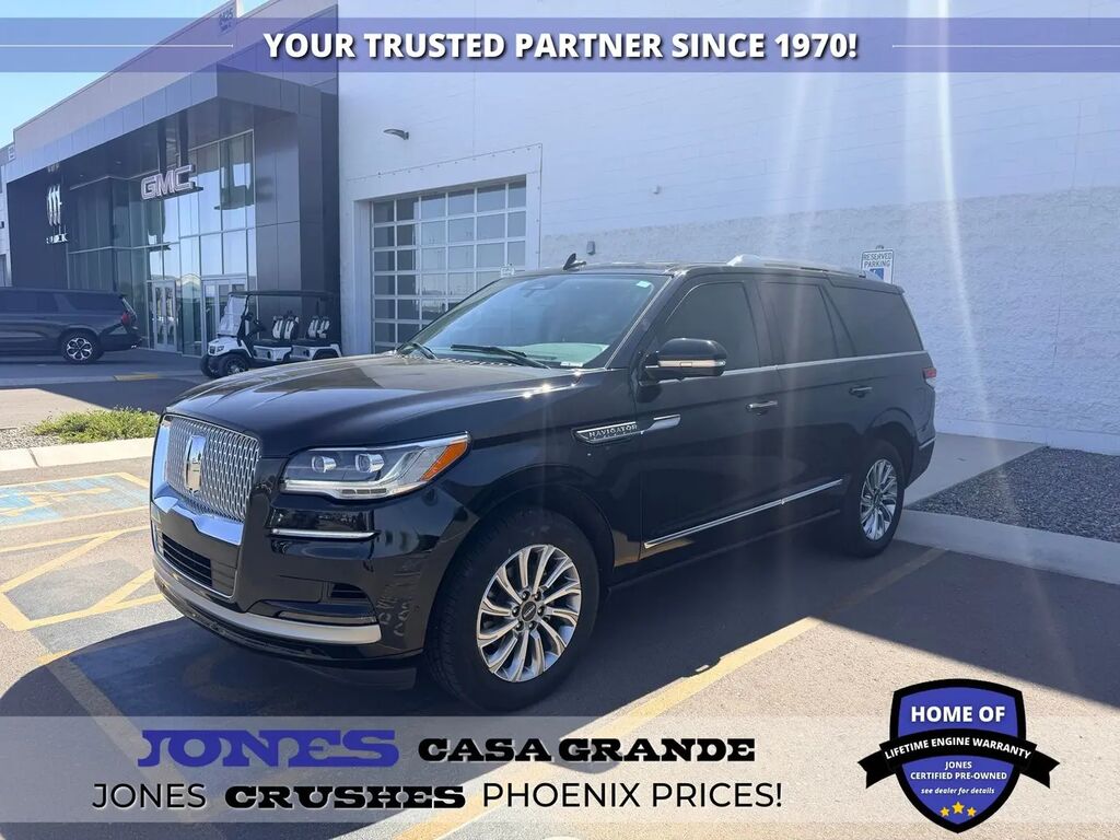 2023 Lincoln Navigator Standard — photo 1 of 4
