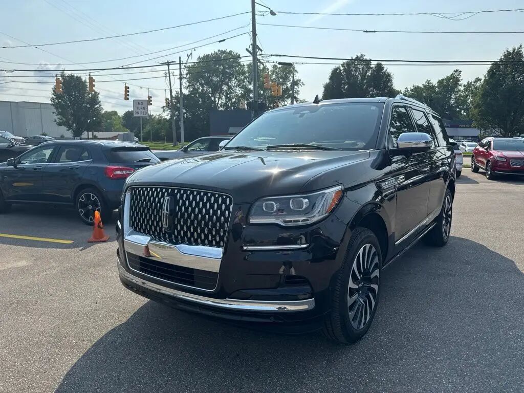 2024 Lincoln Navigator Black Label — photo 1 of 13