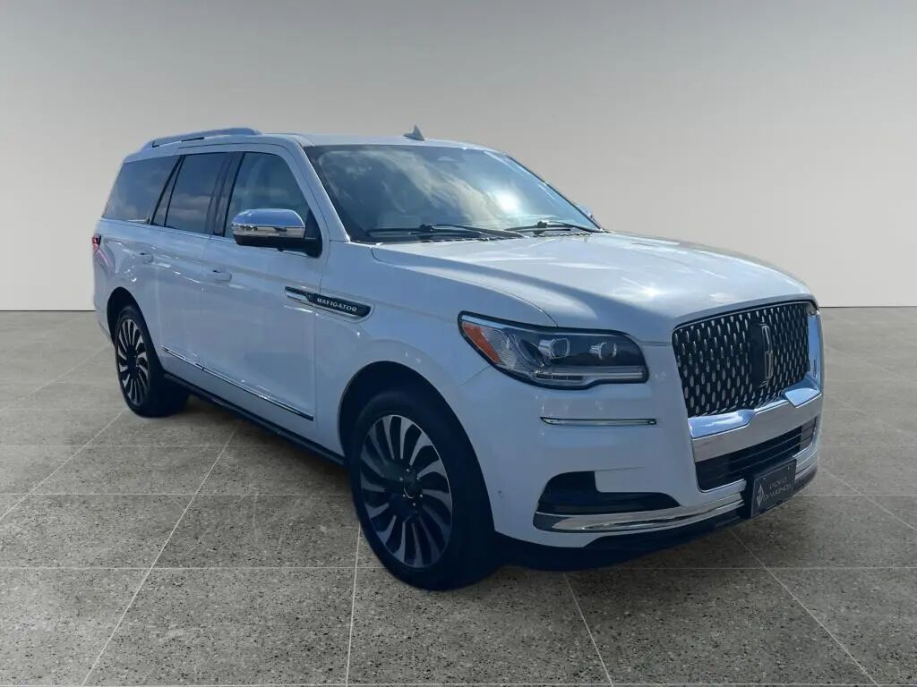 2022 Lincoln Navigator Black Label — photo 1 of 13