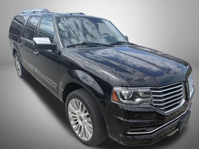 2015 Lincoln Navigator L Base