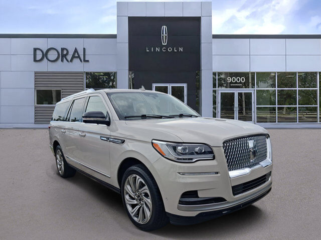2023 Lincoln Navigator L Reserve — photo 1 of 2