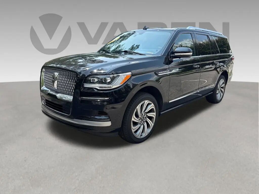 2022 Lincoln Navigator L Reserve — photo 1 of 13