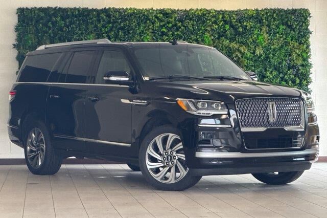 2023 Lincoln Navigator L Reserve