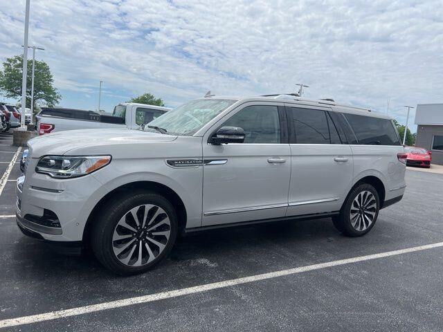 2023 Lincoln Navigator L Reserve