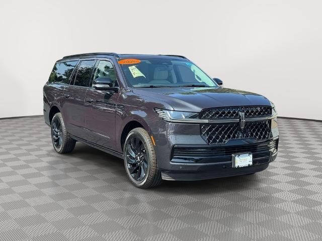 2026 Lincoln Navigator L Reserve — photo 1 of 13