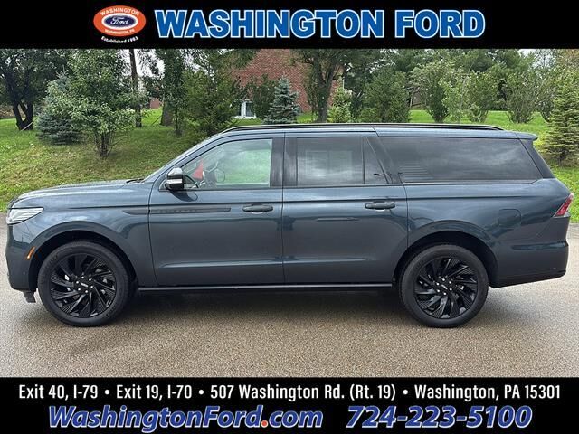 2025 Lincoln Navigator L Reserve — photo 1 of 13