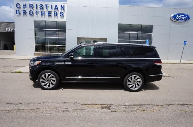 2023 Lincoln Navigator L Reserve