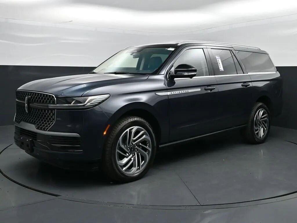 2025 Lincoln Navigator L Reserve — photo 1 of 13