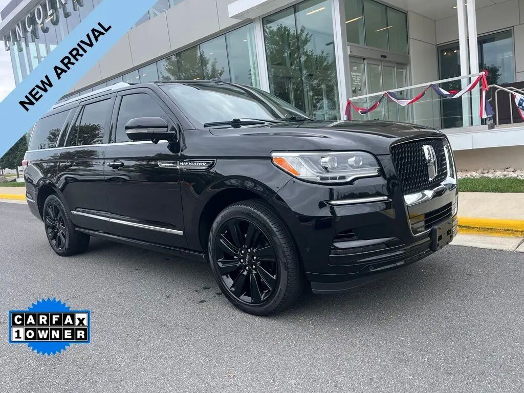 2024 Lincoln Navigator L Reserve — photo 1 of 13