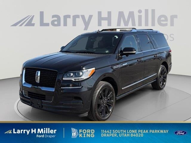 2023 Lincoln Navigator L Reserve — photo 1 of 13