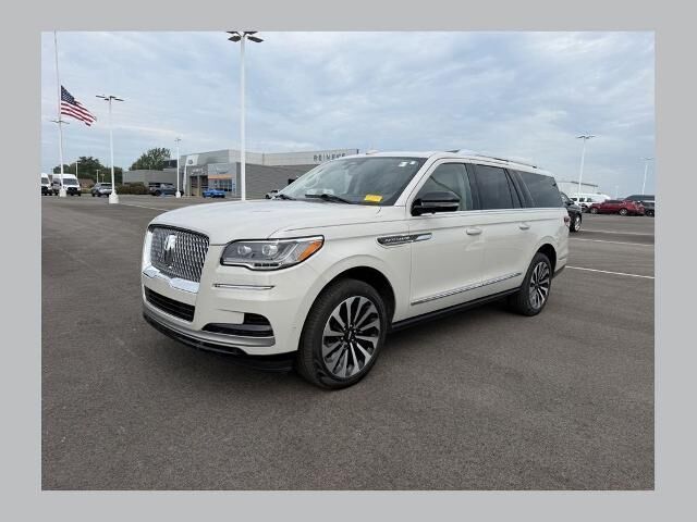 2023 Lincoln Navigator L Reserve