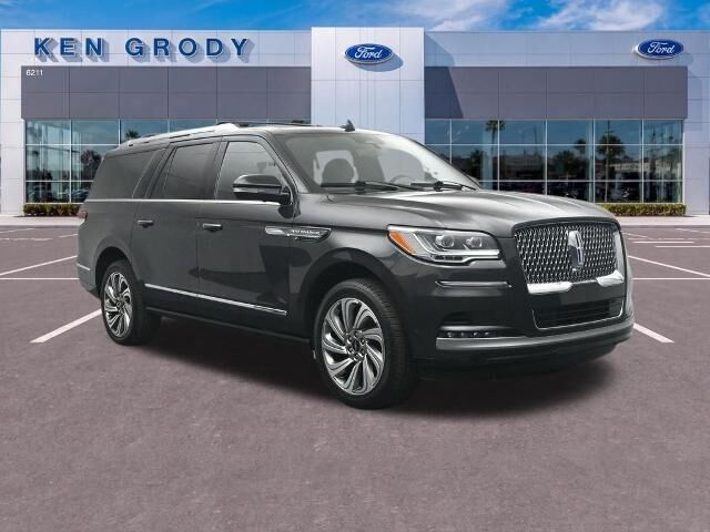 2023 Lincoln Navigator L Reserve