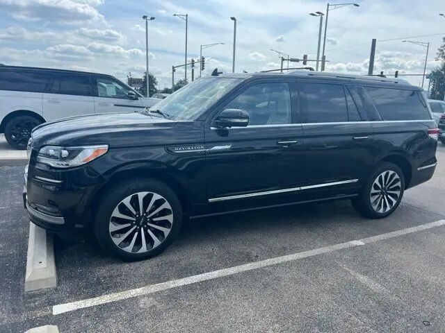 2024 Lincoln Navigator L Reserve — photo 1 of 4