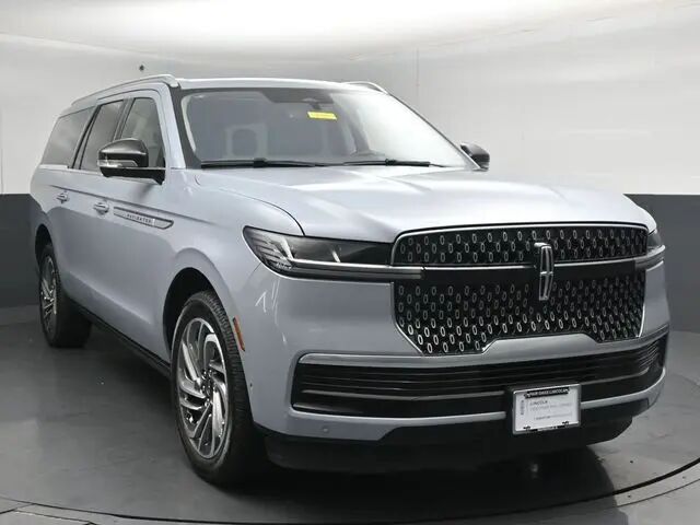 2025 Lincoln Navigator L Reserve — photo 1 of 13