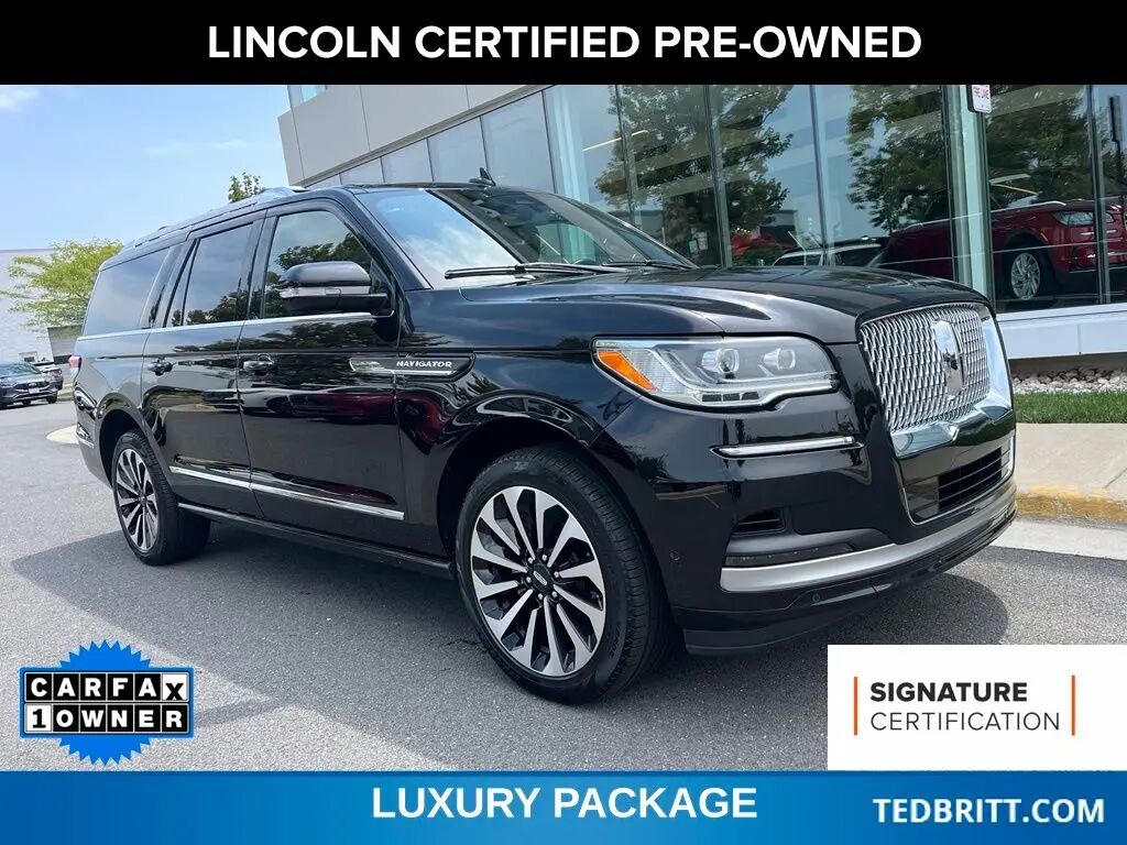 2023 Lincoln Navigator L Reserve — photo 1 of 10