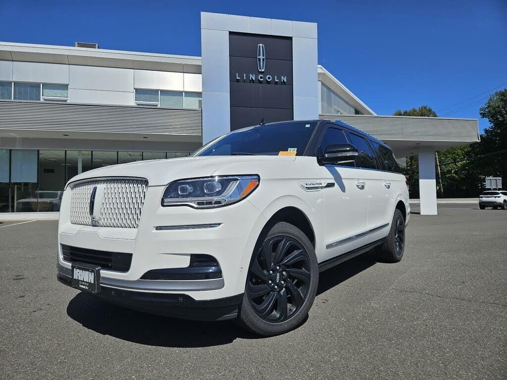 2023 Lincoln Navigator L Reserve — photo 1 of 1