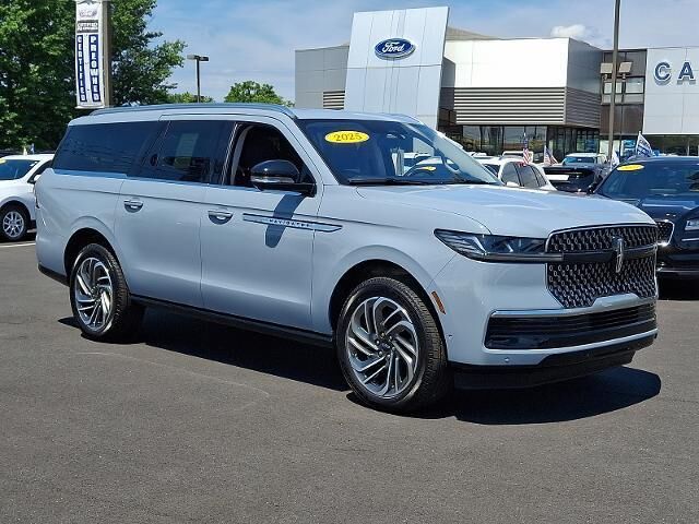 2025 Lincoln Navigator L Reserve