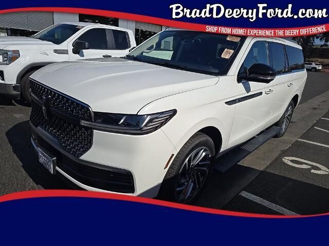 2025 Lincoln Navigator L Reserve
