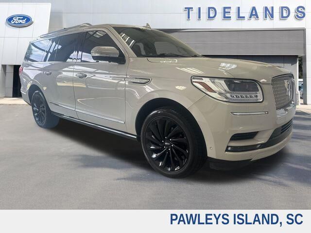 2021 Lincoln Navigator L Reserve — photo 1 of 1