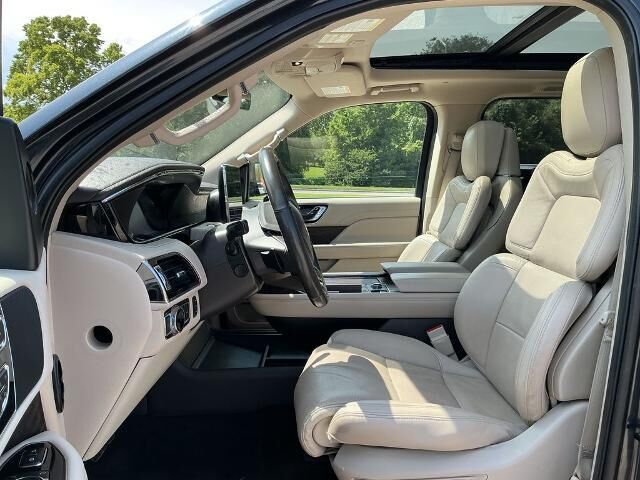 2021 Lincoln Navigator L Reserve — photo 1 of 2