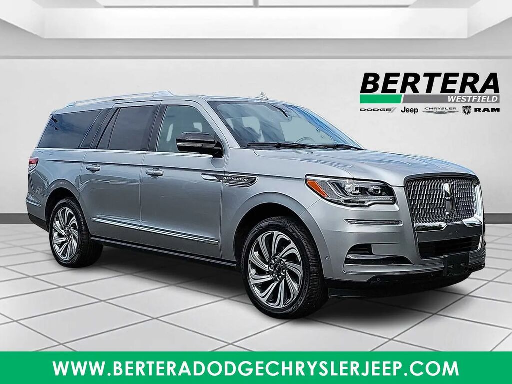 2022 Lincoln Navigator L Reserve — photo 1 of 13
