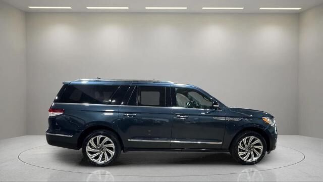 2022 Lincoln Navigator L Reserve